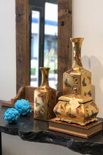 Load image into Gallery viewer, Gold butterfly print vase Set
